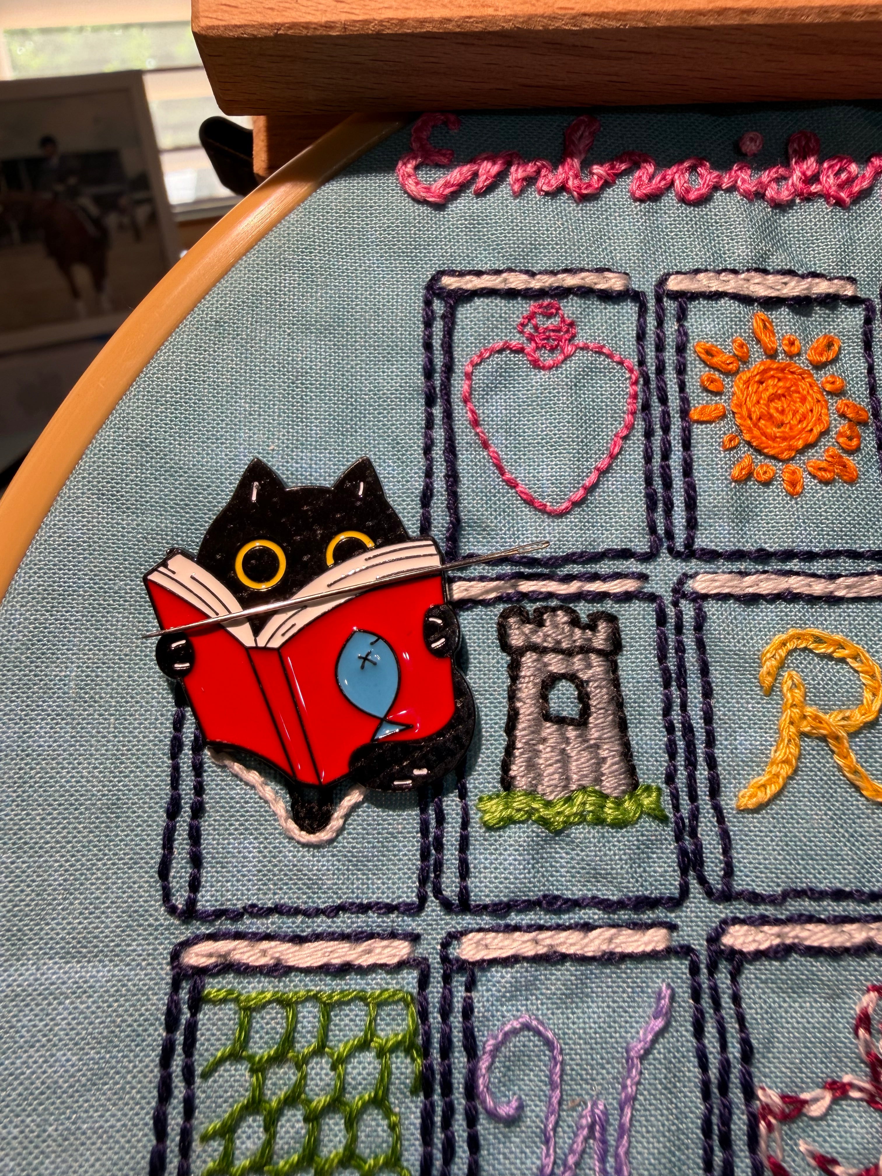 Bookish Needle Minders