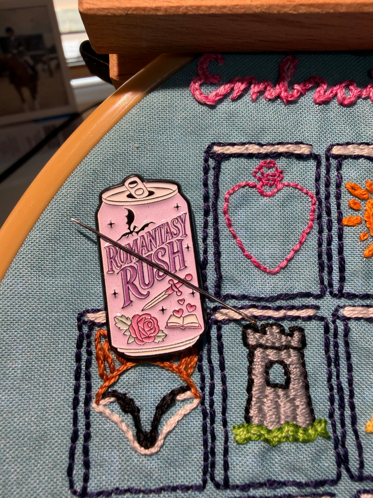 Romantasy Rush Needle Minder
