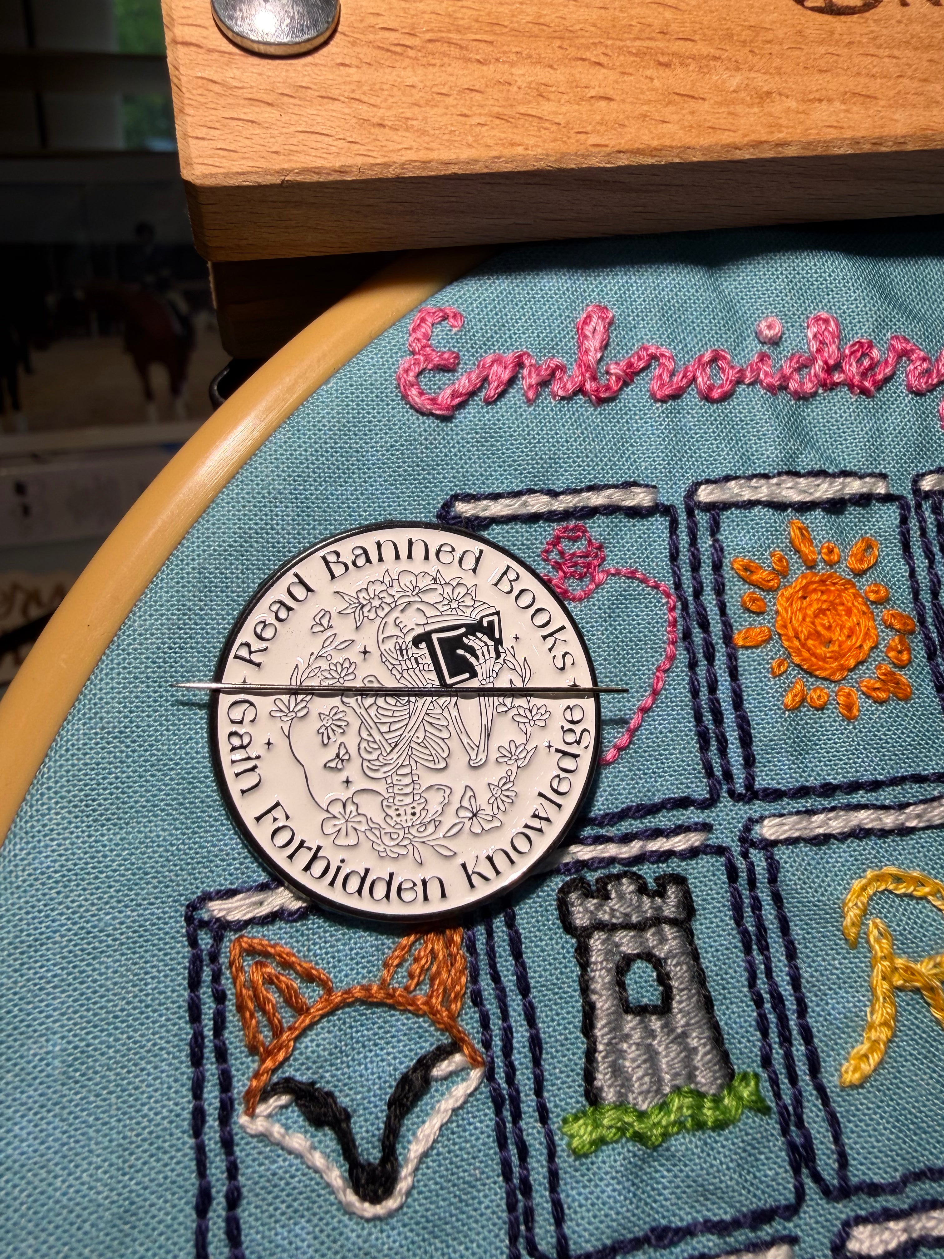 Bookish Needle Minders